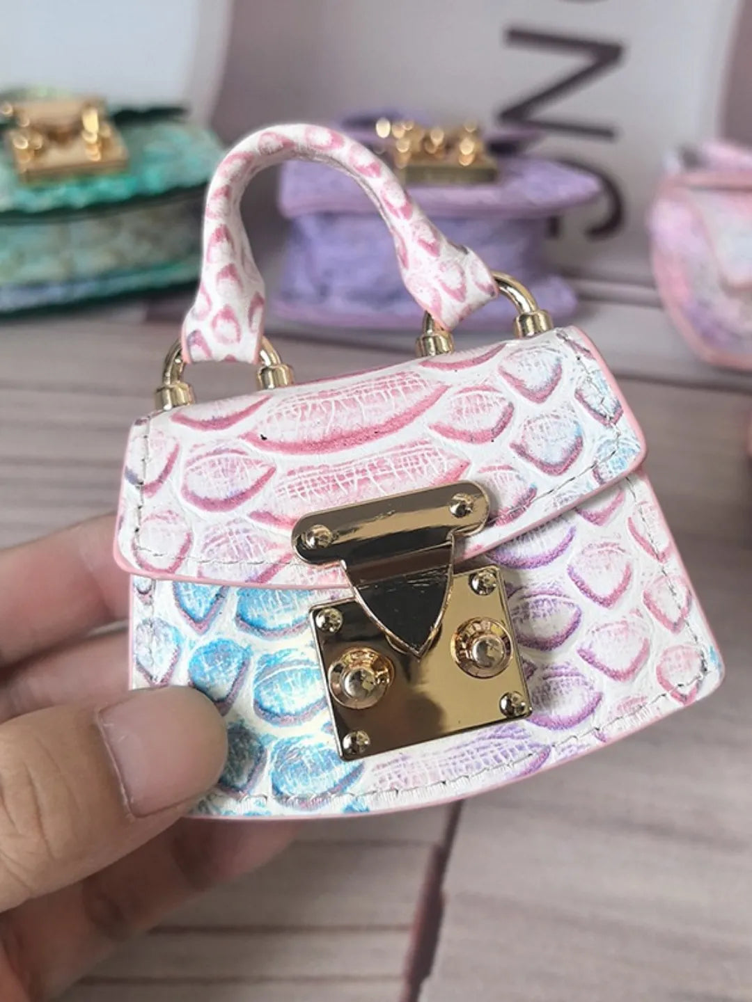 LEATHER FAN BAG