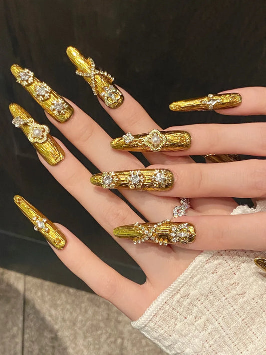 BOUTIQUE GOLD GLAM