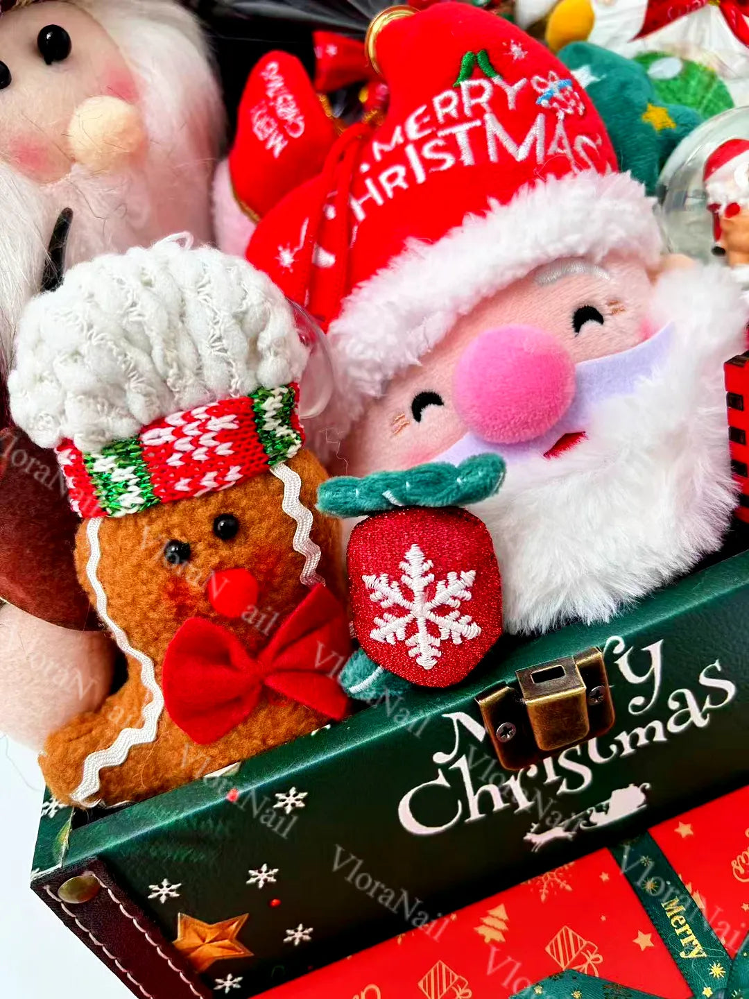 SANTA’S GIFT BOX