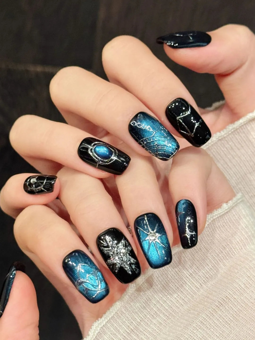 INTERSTELLAR LIGHT NAIL