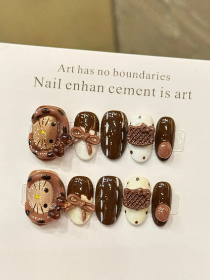 HOOD CAT NAIL