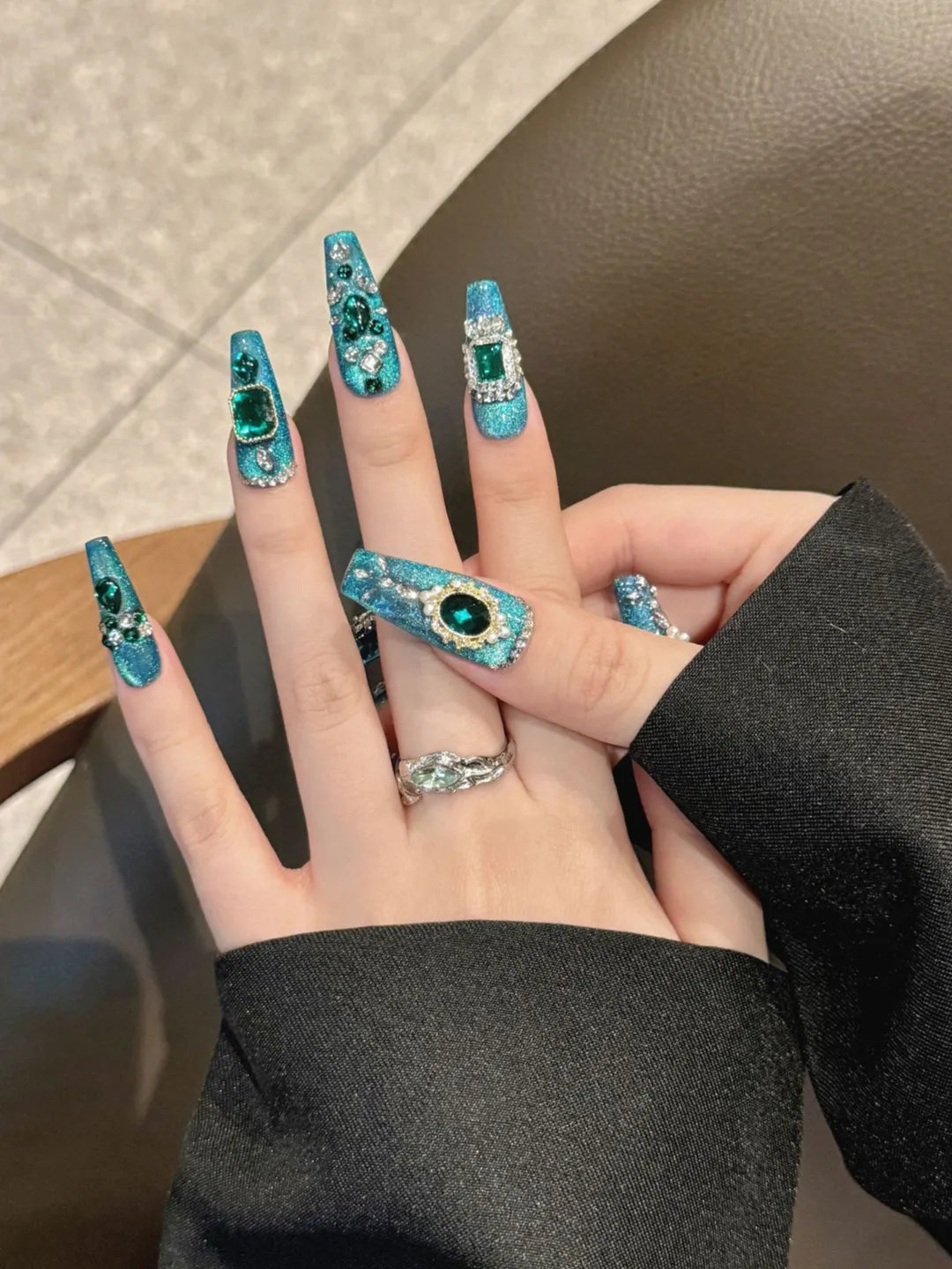 FROSTED SPARKLING EDGE