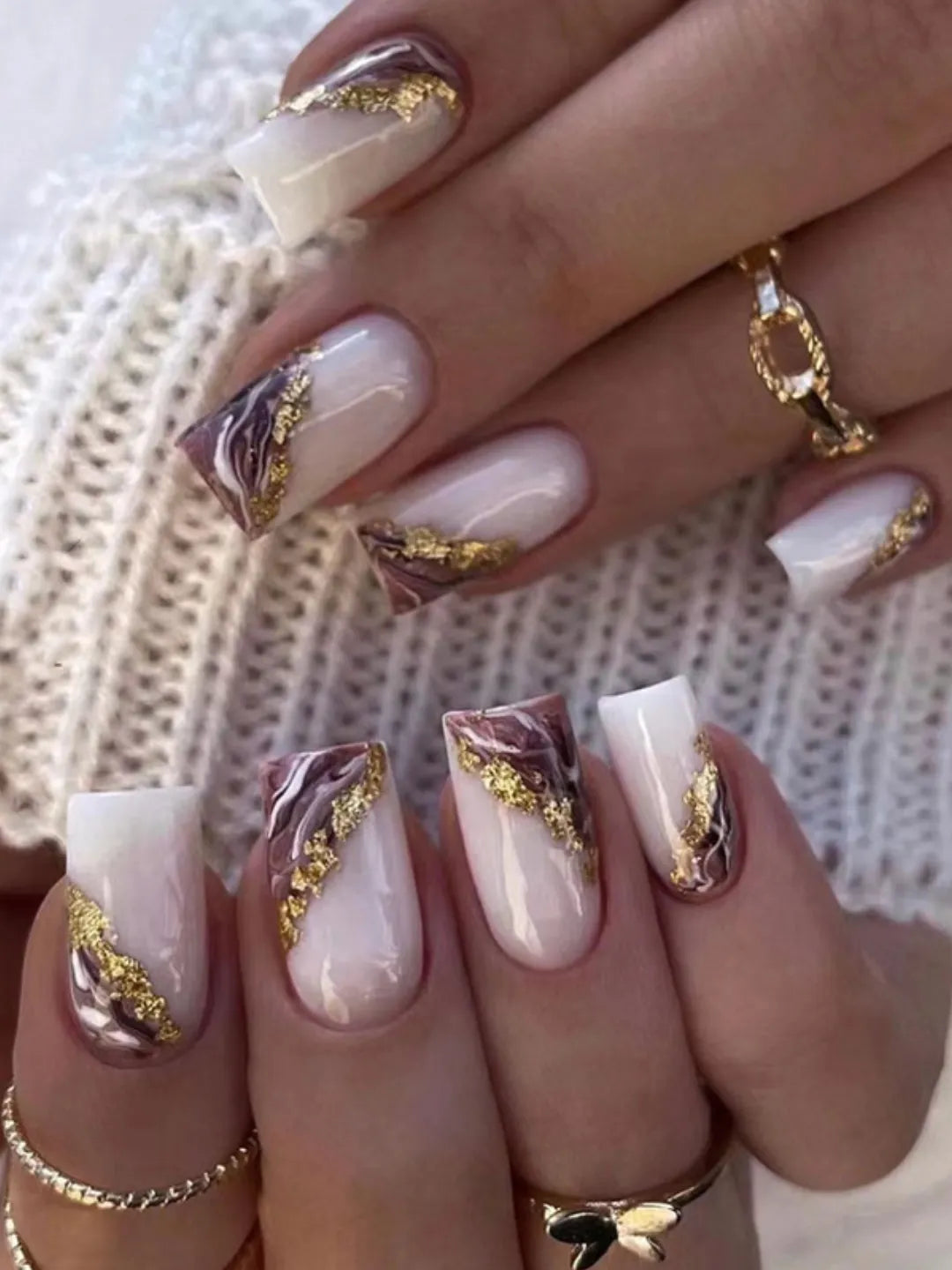 MARBLE GLITTER NAILS