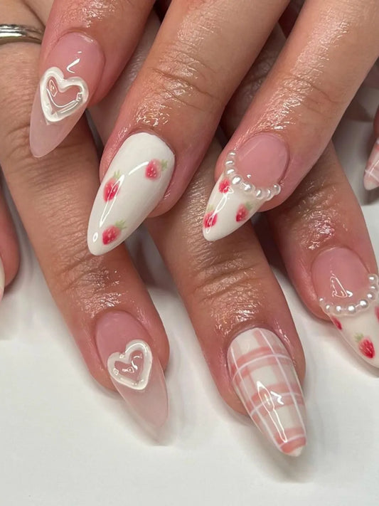 SWEET ALMOND BERRIES