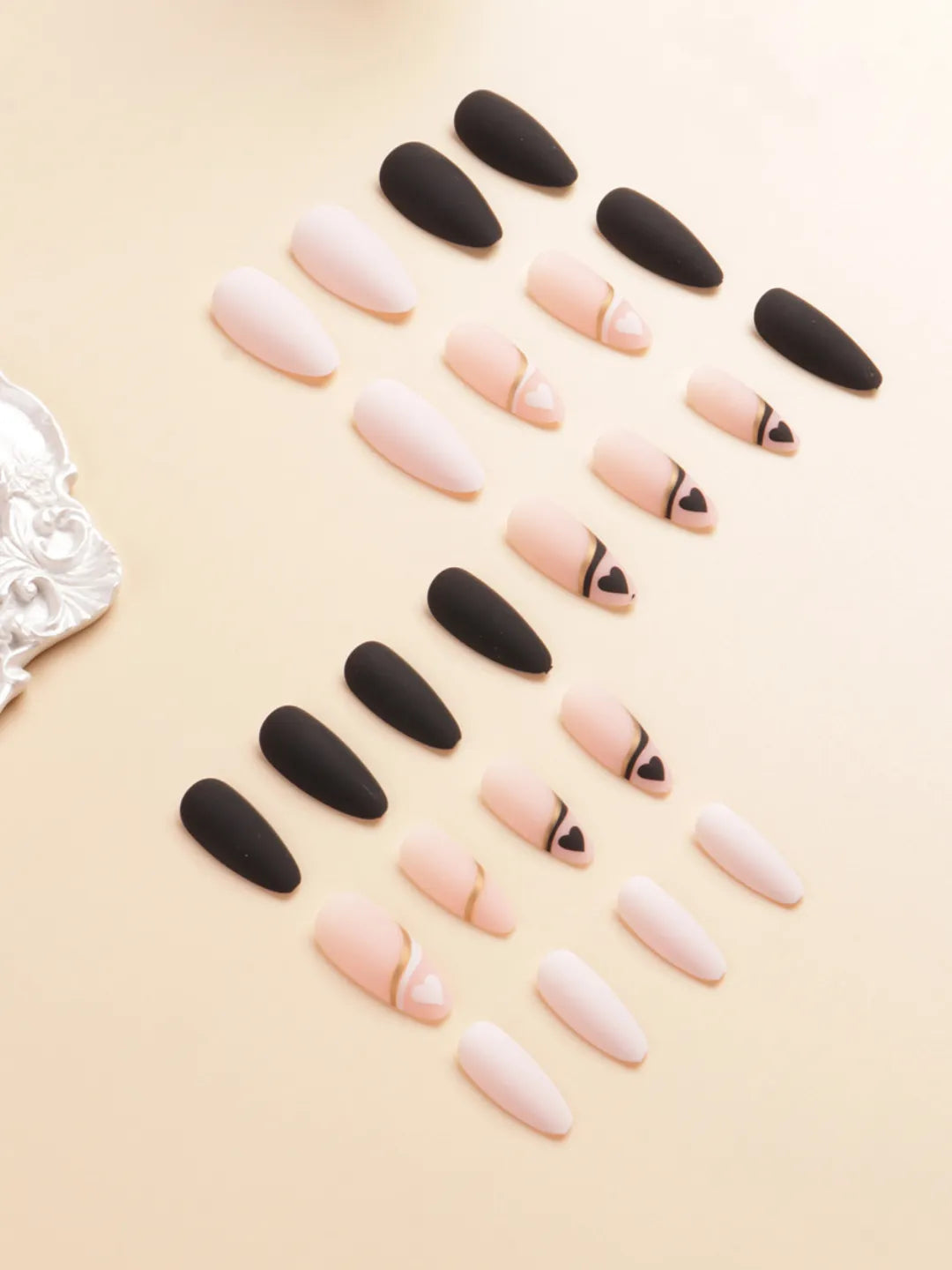 MATTE HEART MINIMALIST