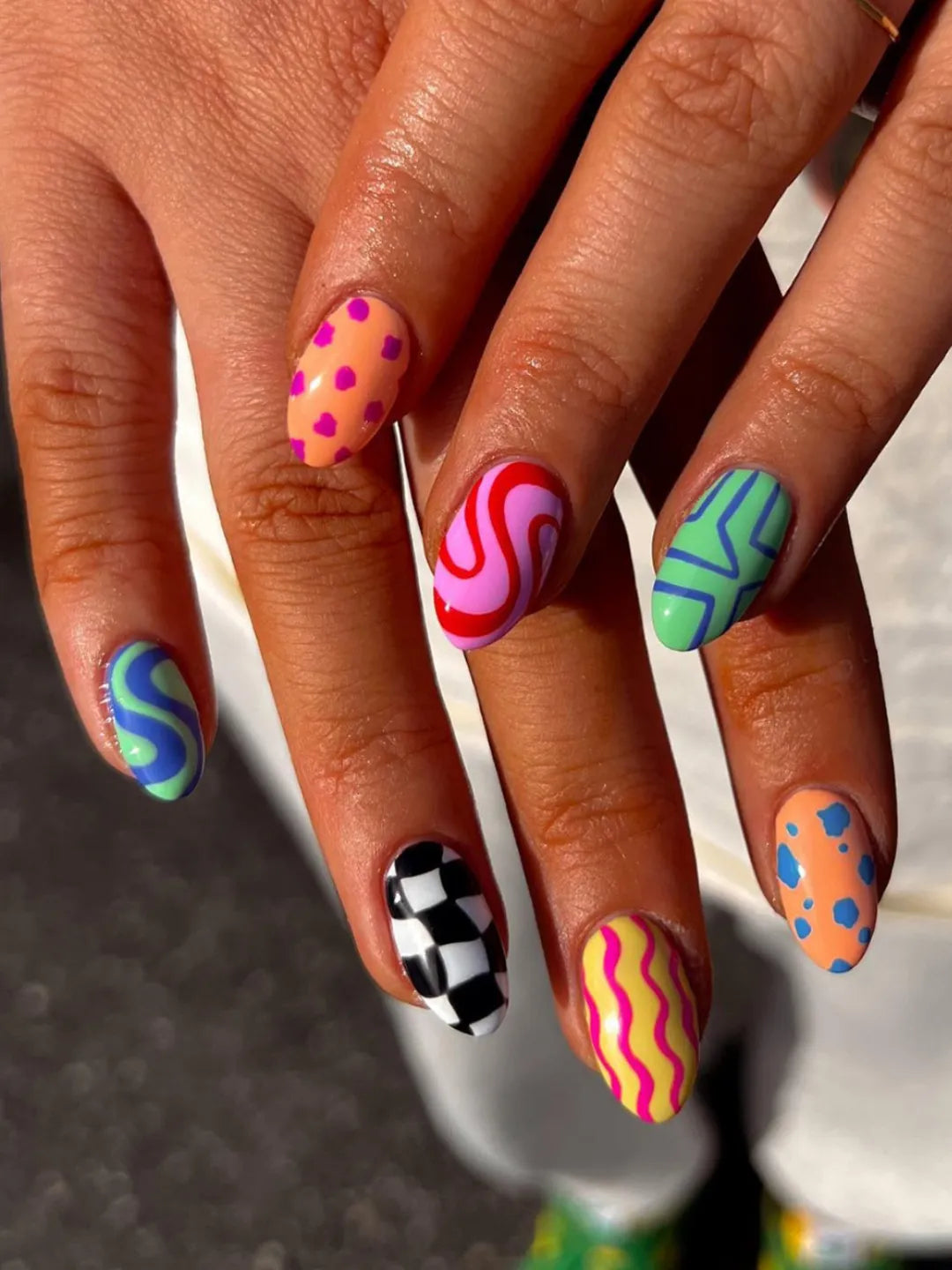 FUNKY PRESS NAILS
