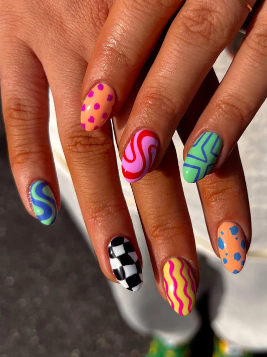 FUNKY PRESS NAILS