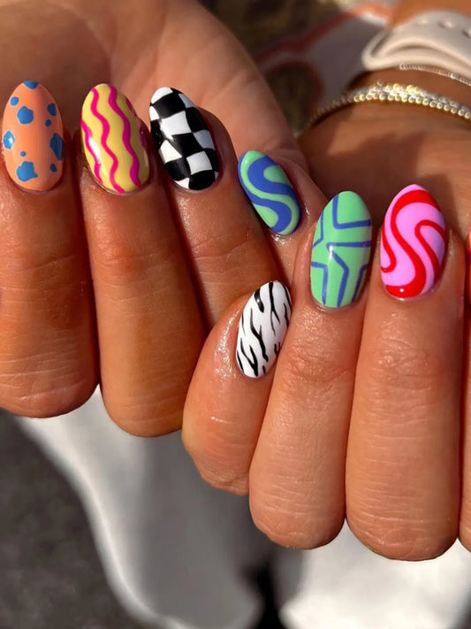 FUNKY PRESS NAILS
